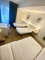 Far Home Gran Vía - Hostel