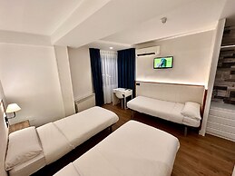 Far Home Gran Vía - Hostel