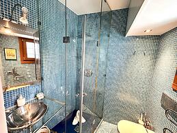 Far Home Gran Vía - Hostel