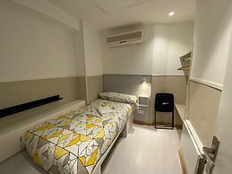 Far Home Gran Vía - Hostel