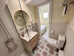 Far Home Gran Vía - Hostel