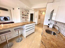 Far Home Gran Vía - Hostel