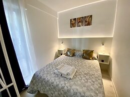 Far Home Gran Vía - Hostel