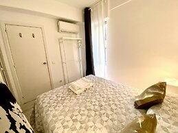 Far Home Gran Vía - Hostel