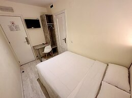 Far Home Gran Vía - Hostel