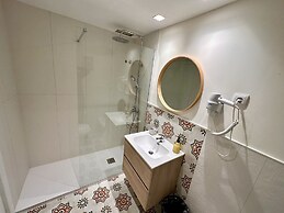 Far Home Gran Vía - Hostel