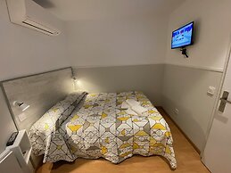 Far Home Gran Vía - Hostel