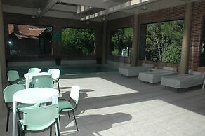Australis Paradise