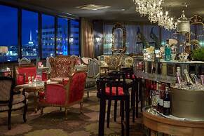 Museum Apartment Hotel, Independent Collection by EVT