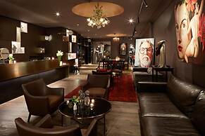 Museum Apartment Hotel, Independent Collection by EVT