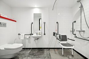 Garner Edinburgh Haymarket by IHG