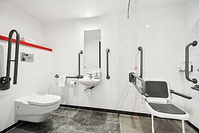 Garner Edinburgh Haymarket by IHG