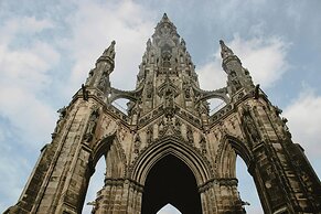 Garner Edinburgh Haymarket by IHG