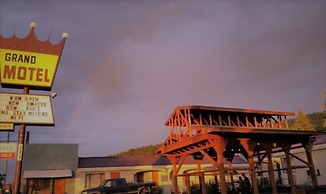Grand Motel