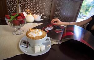 Platan Yuzhniy Hotel