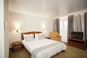 Platan Yuzhniy Hotel