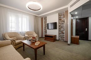 Platan Yuzhniy Hotel