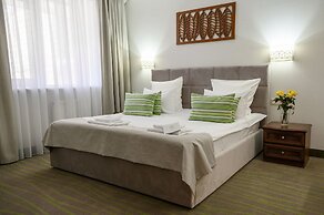 Platan Yuzhniy Hotel
