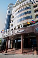 Platan Yuzhniy Hotel