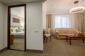 Platan Yuzhniy Hotel