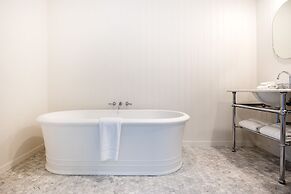 Bannisters by the Sea Mollymook