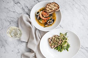 Bannisters by the Sea Mollymook