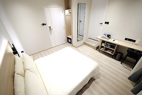 Rest Bugis Hotel
