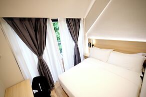 Rest Bugis Hotel