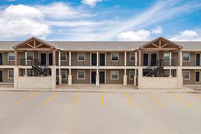 Eagle's Den Suites Carrizo Springs a Travelodge by Wyndham