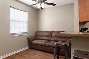 Eagle's Den Suites Carrizo Springs a Travelodge by Wyndham