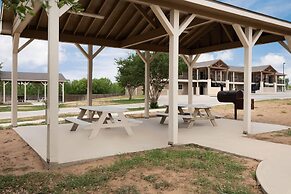 Eagle's Den Suites Carrizo Springs a Travelodge by Wyndham