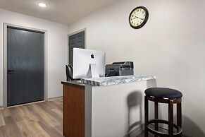 Eagle's Den Suites Carrizo Springs a Travelodge by Wyndham