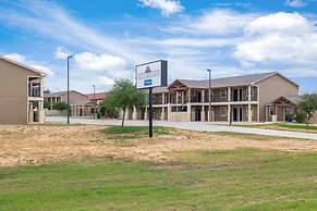 Eagle's Den Suites Carrizo Springs a Travelodge by Wyndham