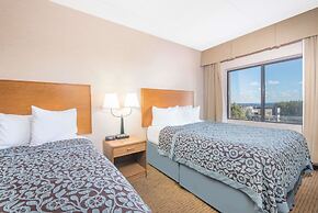 Days Inn by Wyndham Duluth Lakewalk