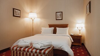 Grand Hotel Tien Shan