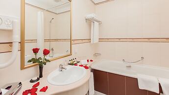 Grand Hotel Tien Shan