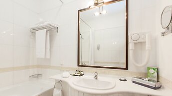 Grand Hotel Tien Shan