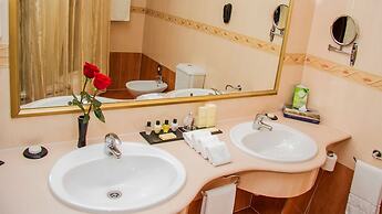 Grand Hotel Tien Shan