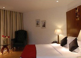 SFO Hotel and Suites