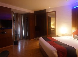 SFO Hotel and Suites