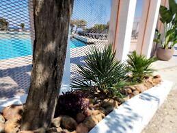 Hillside Studios & Apartments