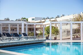 Hillside Studios & Apartments