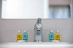 Hillside Studios & Apartments