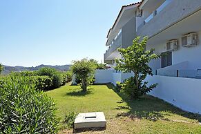 Hillside Studios & Apartments