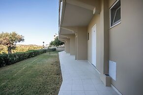 Hillside Studios & Apartments