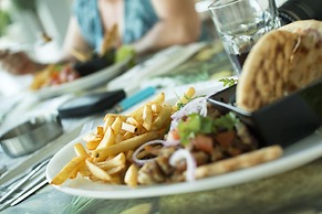 Hillside Studios & Apartments