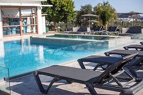 Hillside Studios & Apartments