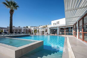 Hillside Studios & Apartments