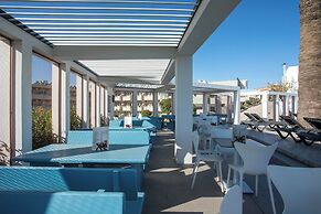 Hillside Studios & Apartments