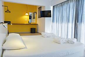 Hillside Studios & Apartments